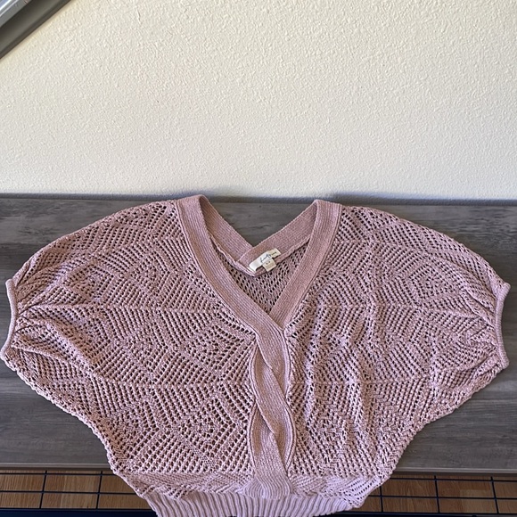 ⭐️Forever 21 V Neck Short Sleeve Dusty Pink Knit Sweater Top Size Small - Picture 7 of 14